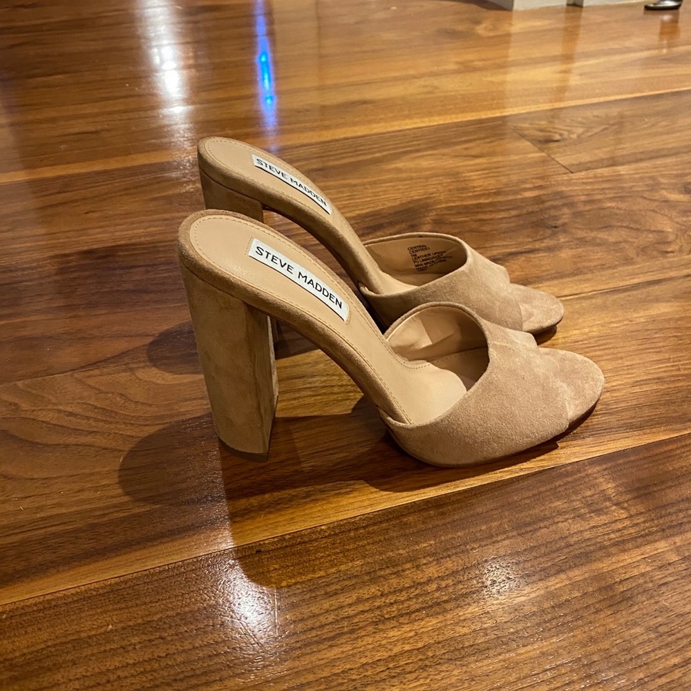 steve madden open toe beige mules